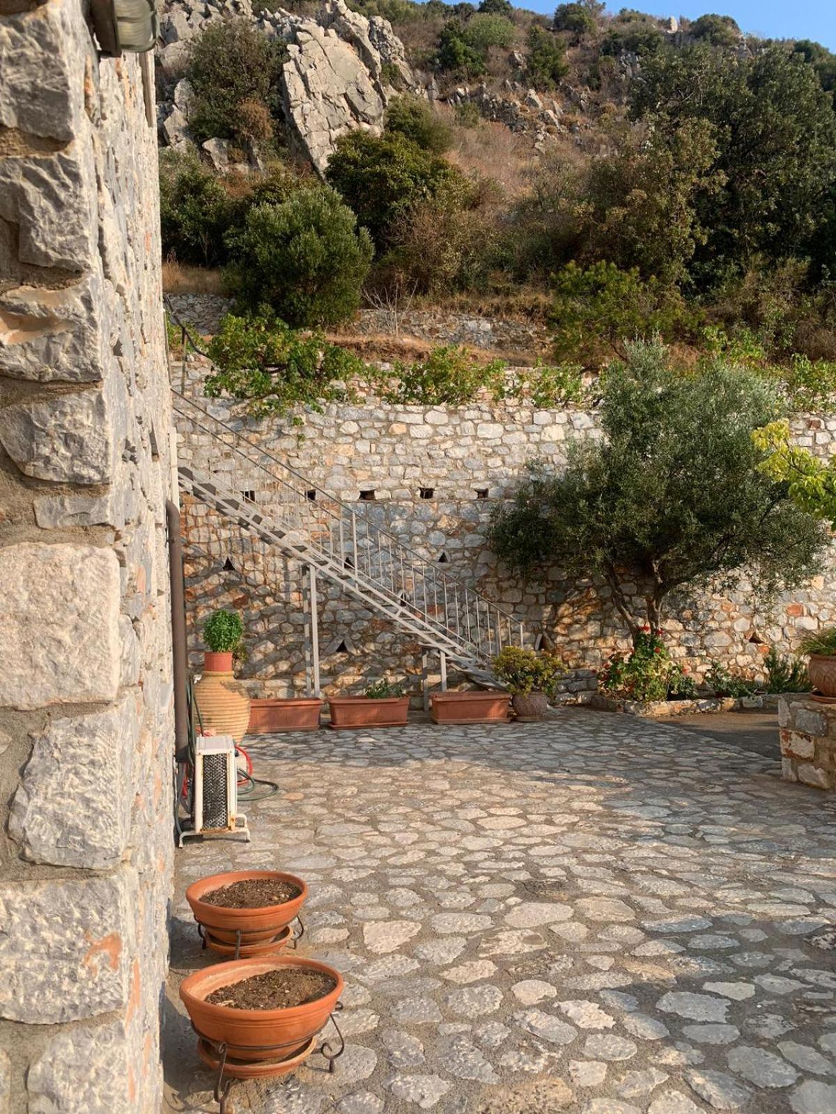 Vatoulia House Aparthotel Neo Oitilo Exterior photo